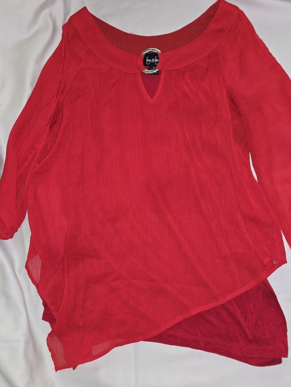 By & By Red sz Small double-layered asymmetrical hemline long, sheer sleeves